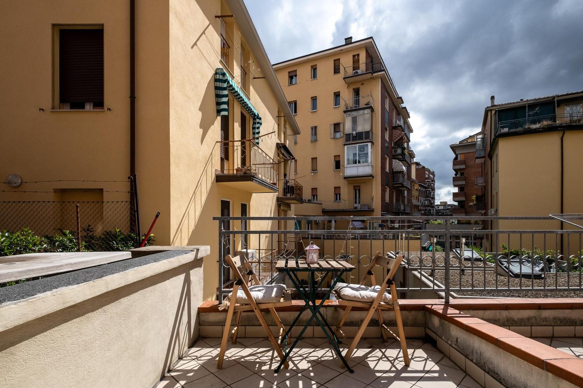 Studio Calari With Terrace By Wonderful Italy Bolonia Exterior foto